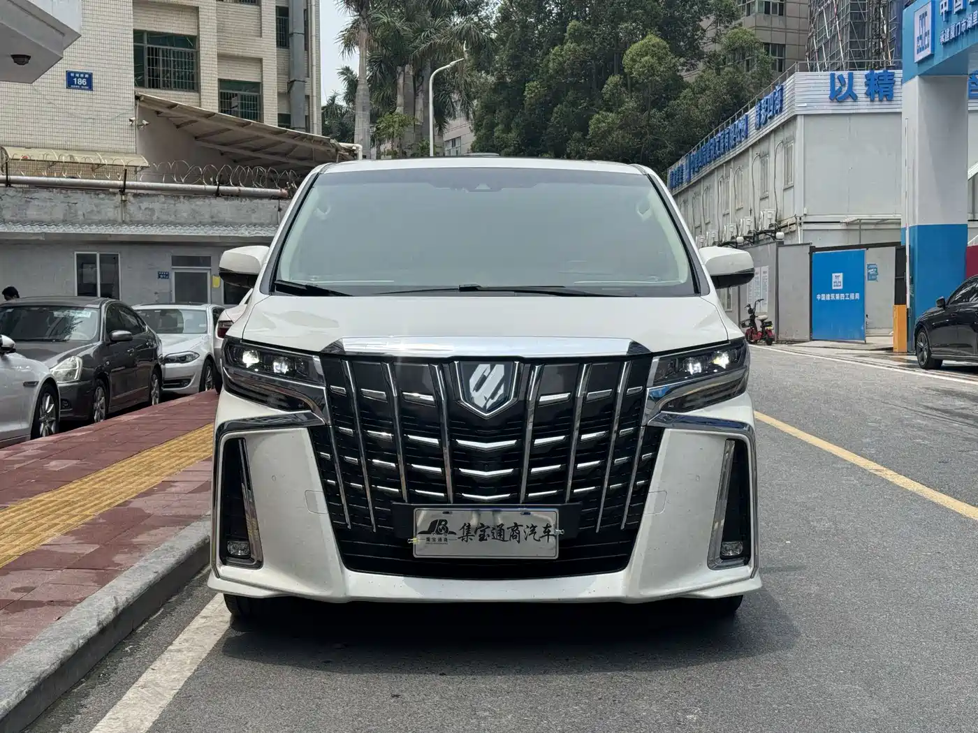 Toyota Alphard 2021 Hybrid 2.5L Ultimate фото 2