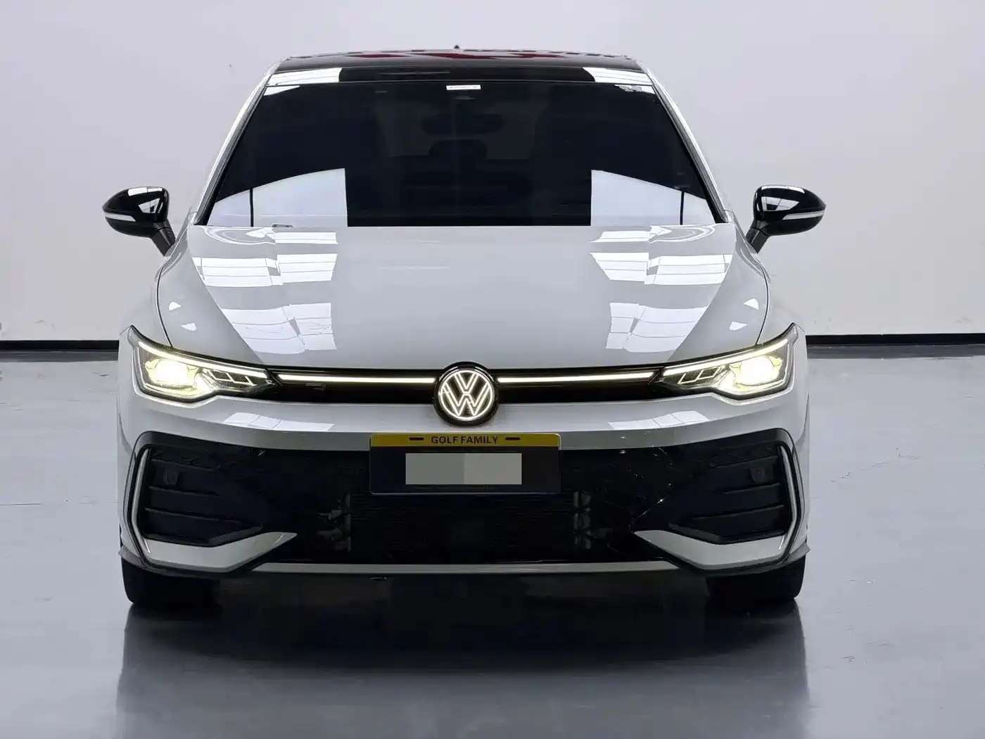 Volkswagen Golf 2024 2025 300TSI R-Line