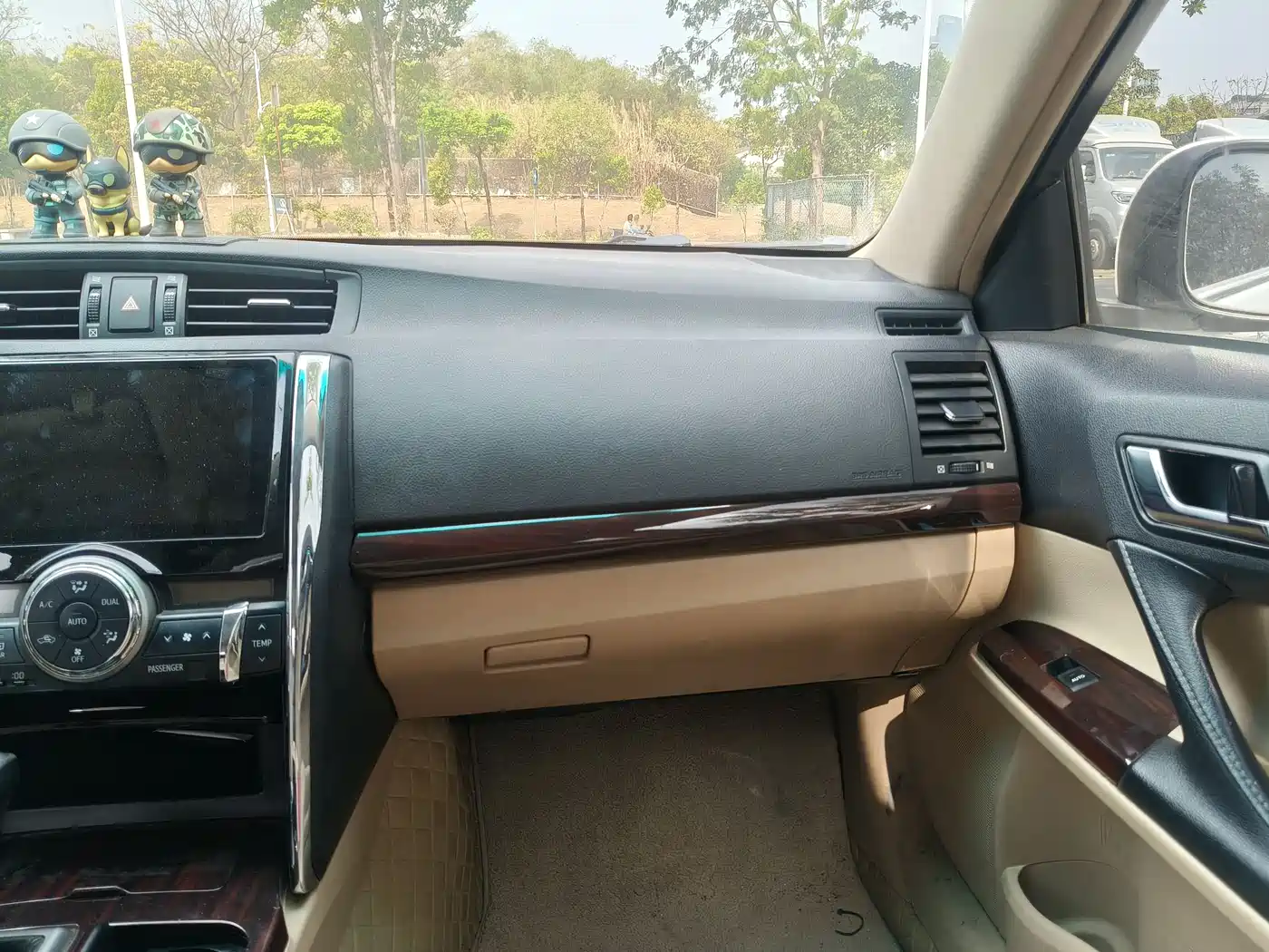 Toyota Reiz 2012 2.5V Grace Elite Styling Edition фото 15