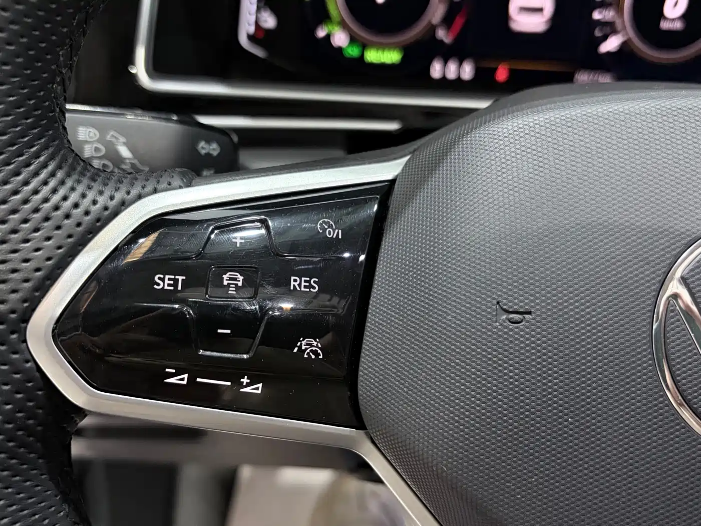 Volkswagen Tiguan L PHEV 2023 430PHEV Plug-in Hybrid Flagship фото 16