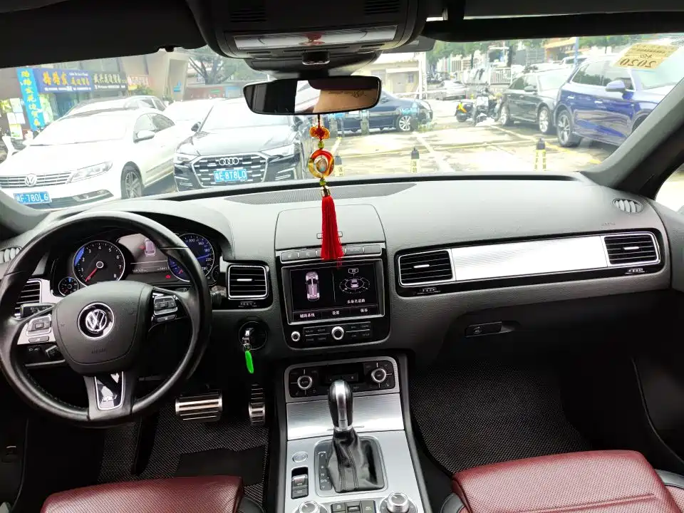 Фото 5 - Volkswagen Touareg