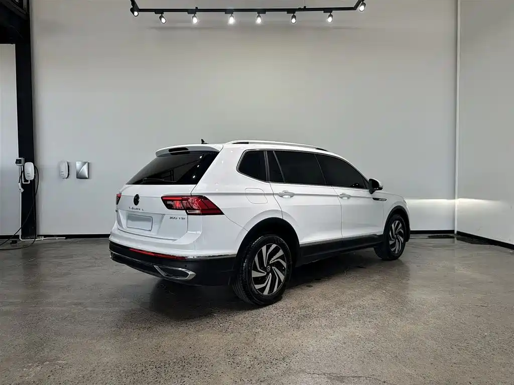 Volkswagen Tiguan L 2023 300TSI Automatic 2WD Smart Enjoyment Edition фото 5