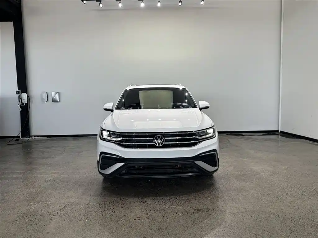 Volkswagen Tiguan L 2023 300TSI Automatic 2WD Smart Enjoyment Edition фото 3