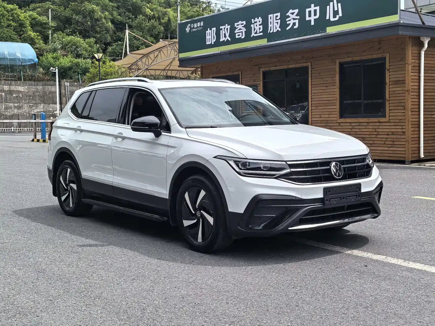 Volkswagen Tiguan L 2025 2024 300TSI Auto 2WD Smart Edition
