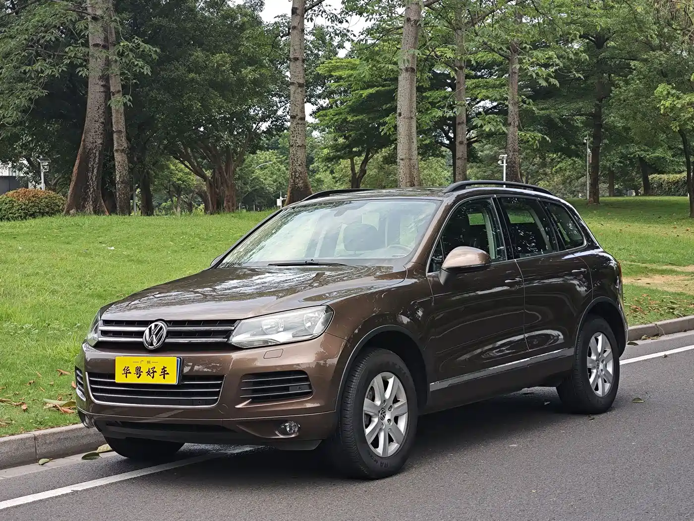 Фото 1 - Volkswagen Touareg