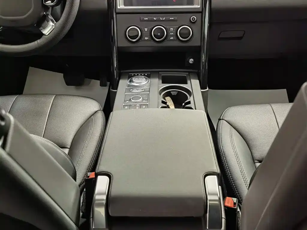 Land Rover Discovery 2020 3.0 SC V6 SE фото 14