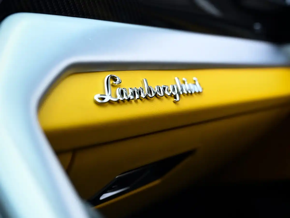Lamborghini Urus 2024 2023 4.0T V8 S