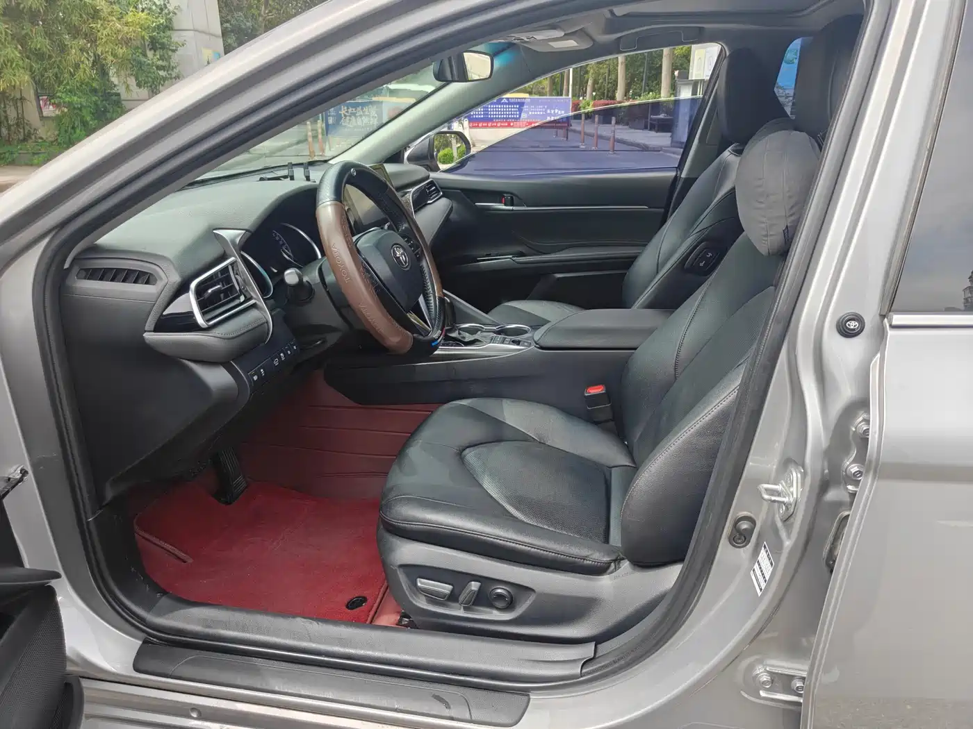 Toyota Camry 2021 Hybrid 2.5HGVP Leading Edition фото 5
