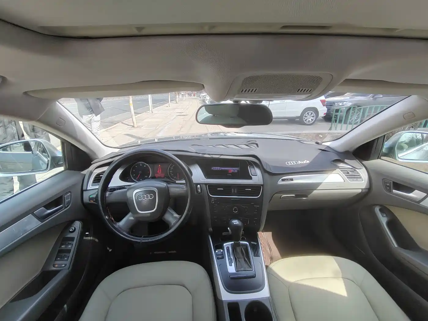 Audi A4L 2009 2.0 TFSI Standard фото 8