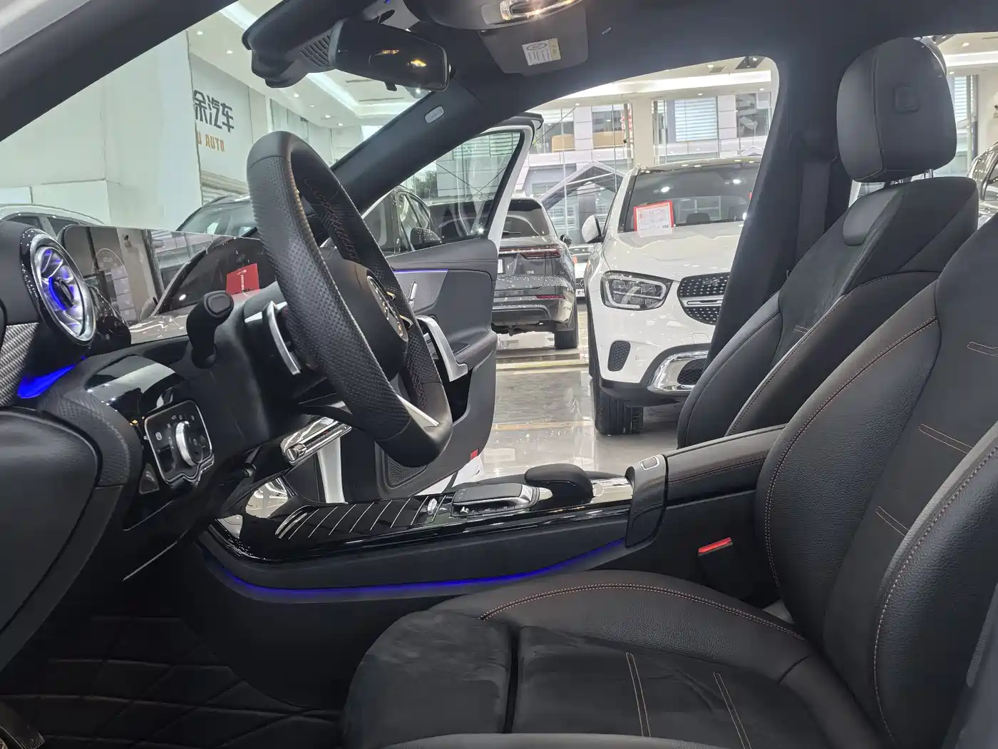 Mercedes-Benz A-Class 2024 A 200 L Fashion Edition фото 7