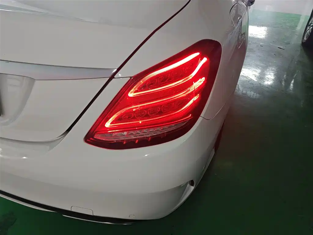 Mercedes-Benz C-Class 2016 C 200 L Sport фото 24