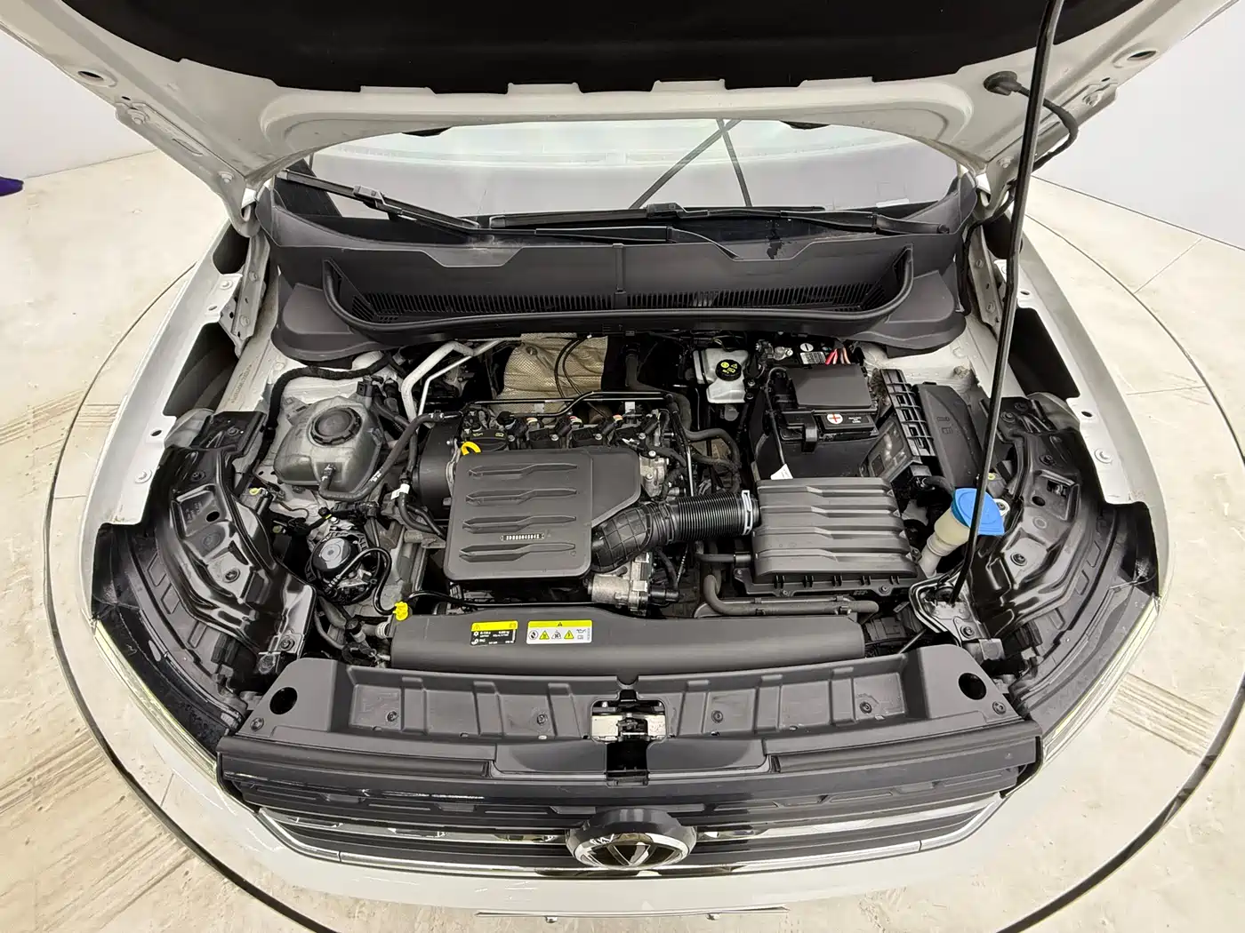 Volkswagen Tanying 2021 1.5L Automatic Smart Connect Edition фото 8