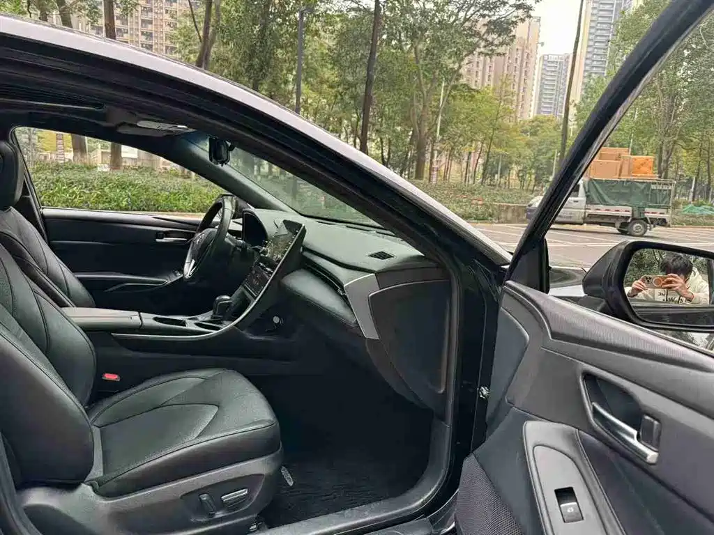 Toyota Avalon 2019 Hybrid 2.5L Luxury Edition China VI фото 10