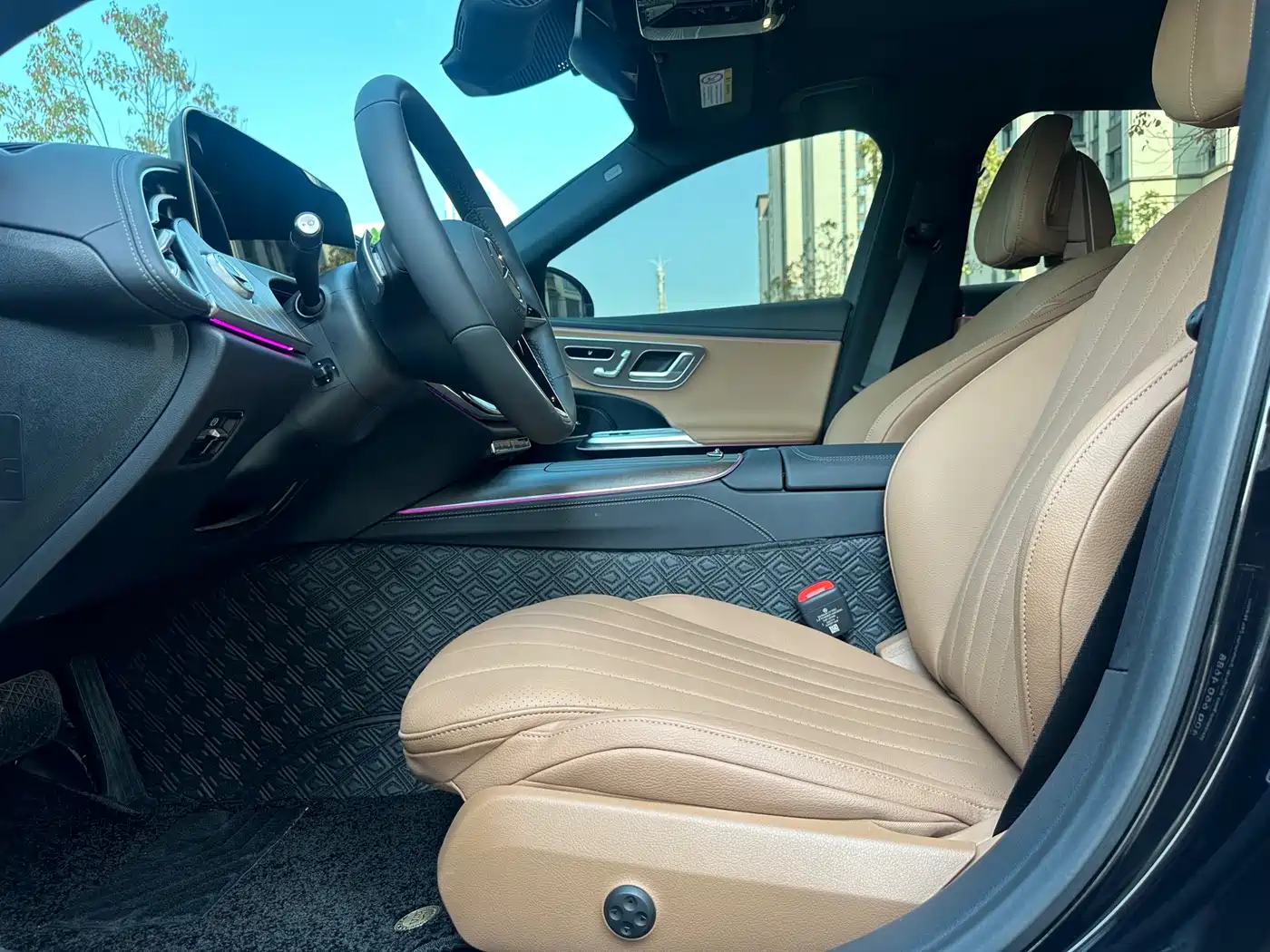 Mercedes-Benz E-Class 2024 E 300 L Fashion фото 4