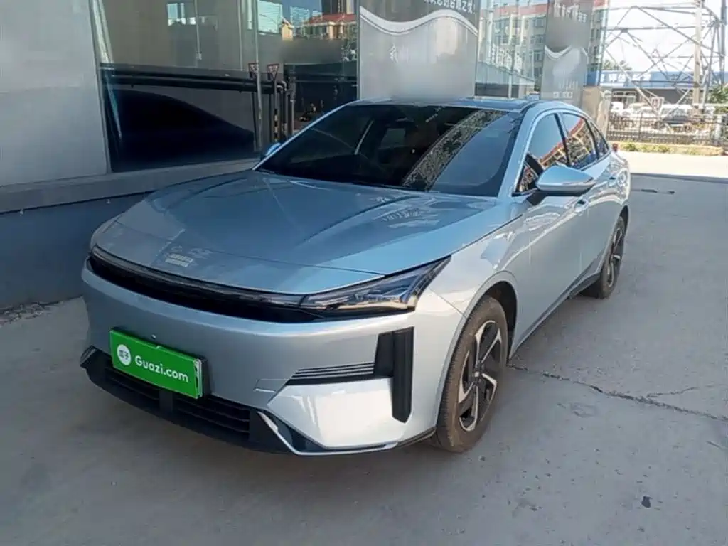 Geely Galaxy L6 2025 EM-i 140km Starship Edition