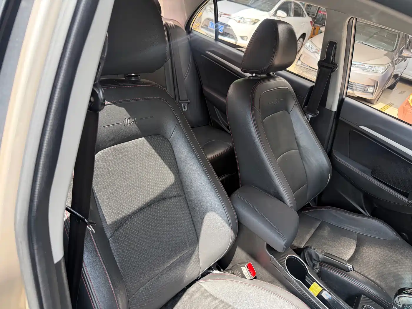 Photo 18 - Geely Vision