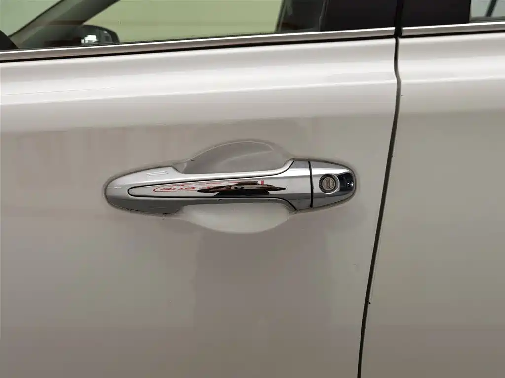 Toyota RAV4 Rongfang 2015 2.5L Automatic 4WD Elite Edition фото 18