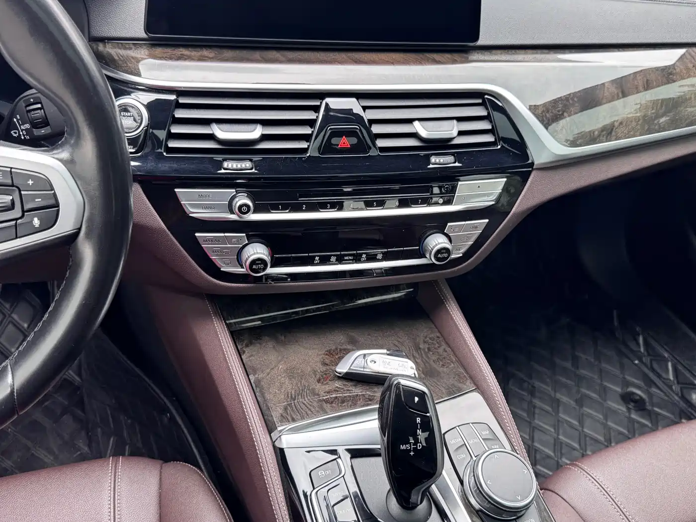 BMW 5 Series 2018 525Li Luxury Package фото 9