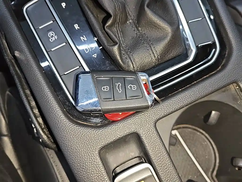 Volkswagen Magotan 2019 330TSI DSG Luxury Class China VI фото 9