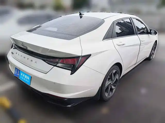 Hyundai Elantra 2022 1.5L CVT GLX Elite Edition — фото 2