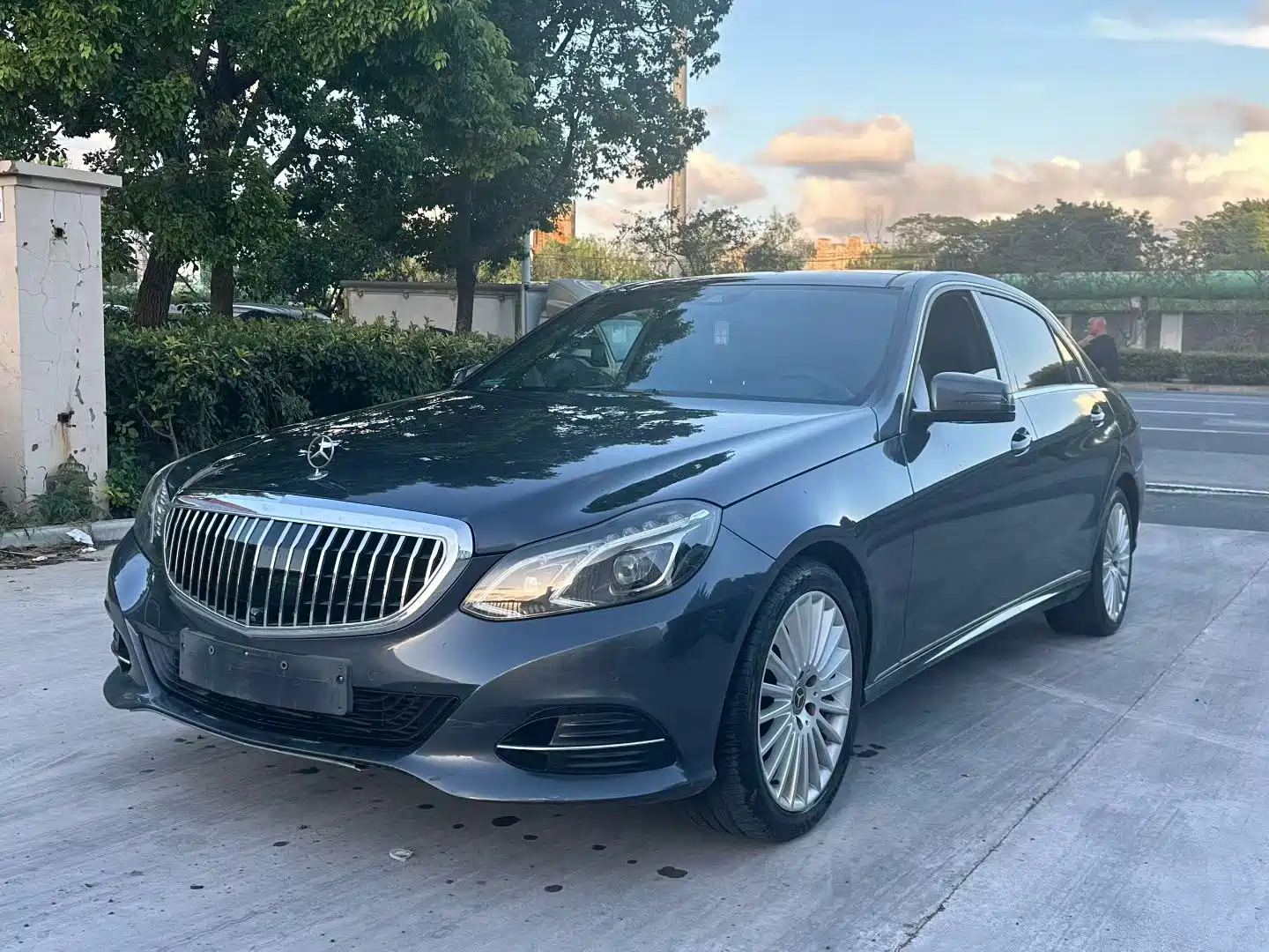 Photo 3 - Mercedes-Benz E-Class