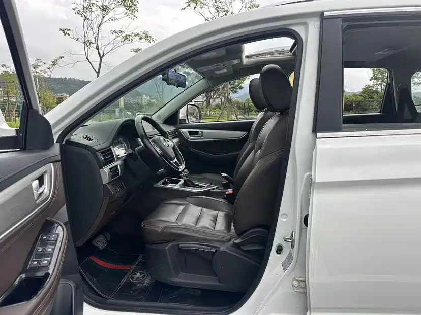 Dongfeng Fengxing Jingyi X5 2017 2017 1.6L CVT Luxury