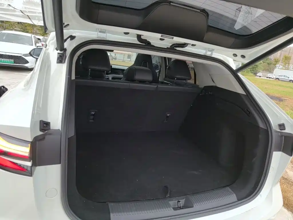 Roewe D5X DMH 2024 2024 135 Flagship Edition