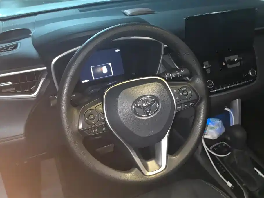 Toyota Frontlander 2024 2.0L Smart Hybrid Dual Engine Luxury Edition фото 15