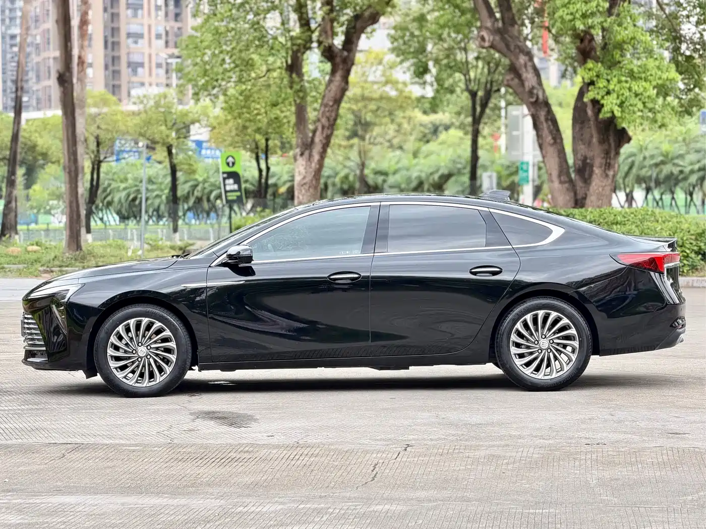 Buick LaCrosse 2023 28T Premium Edition фото 4