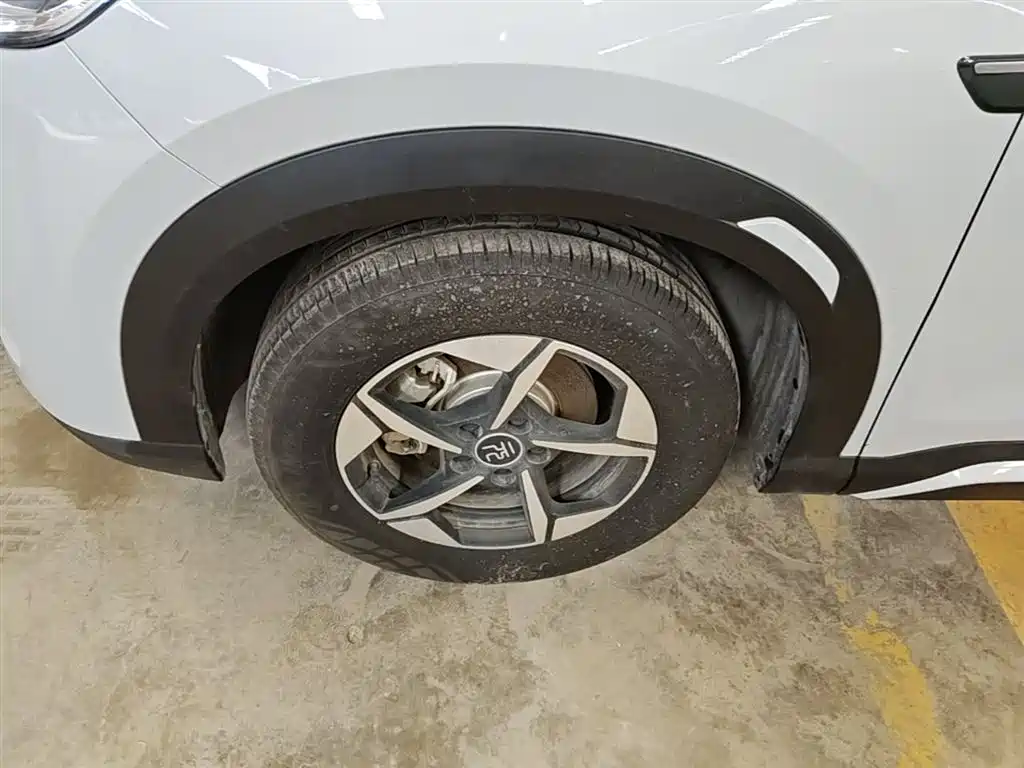 BYD Yuan UP 2024 401KM Leading Edition фото 23