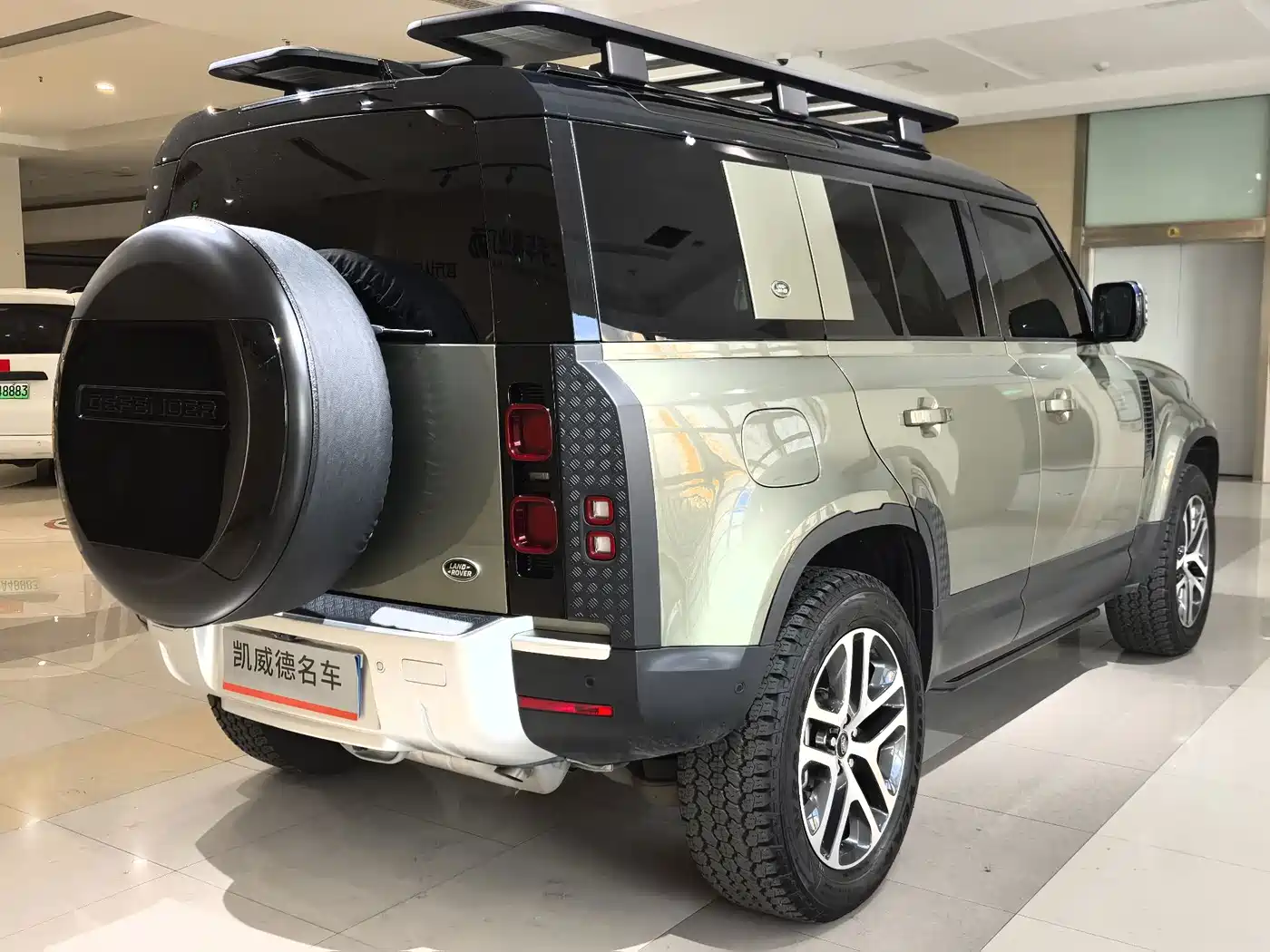 Фото 14 - Land Rover Defender