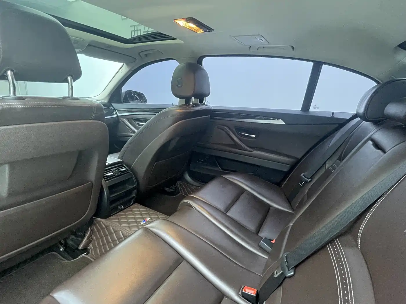 BMW 5 Series 2014 525Li Luxury Design Package фото 9