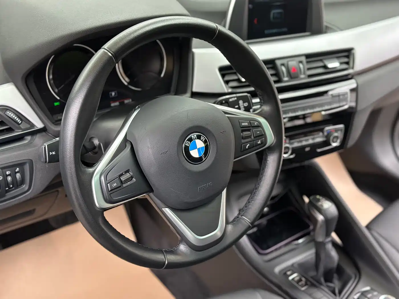 BMW X1 2018 sDrive18Li Fashion Model фото 15