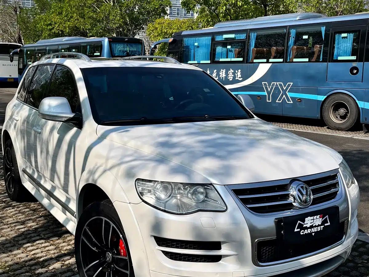 Volkswagen Touareg 2010 3.6 Limited Luxury Edition фото 2