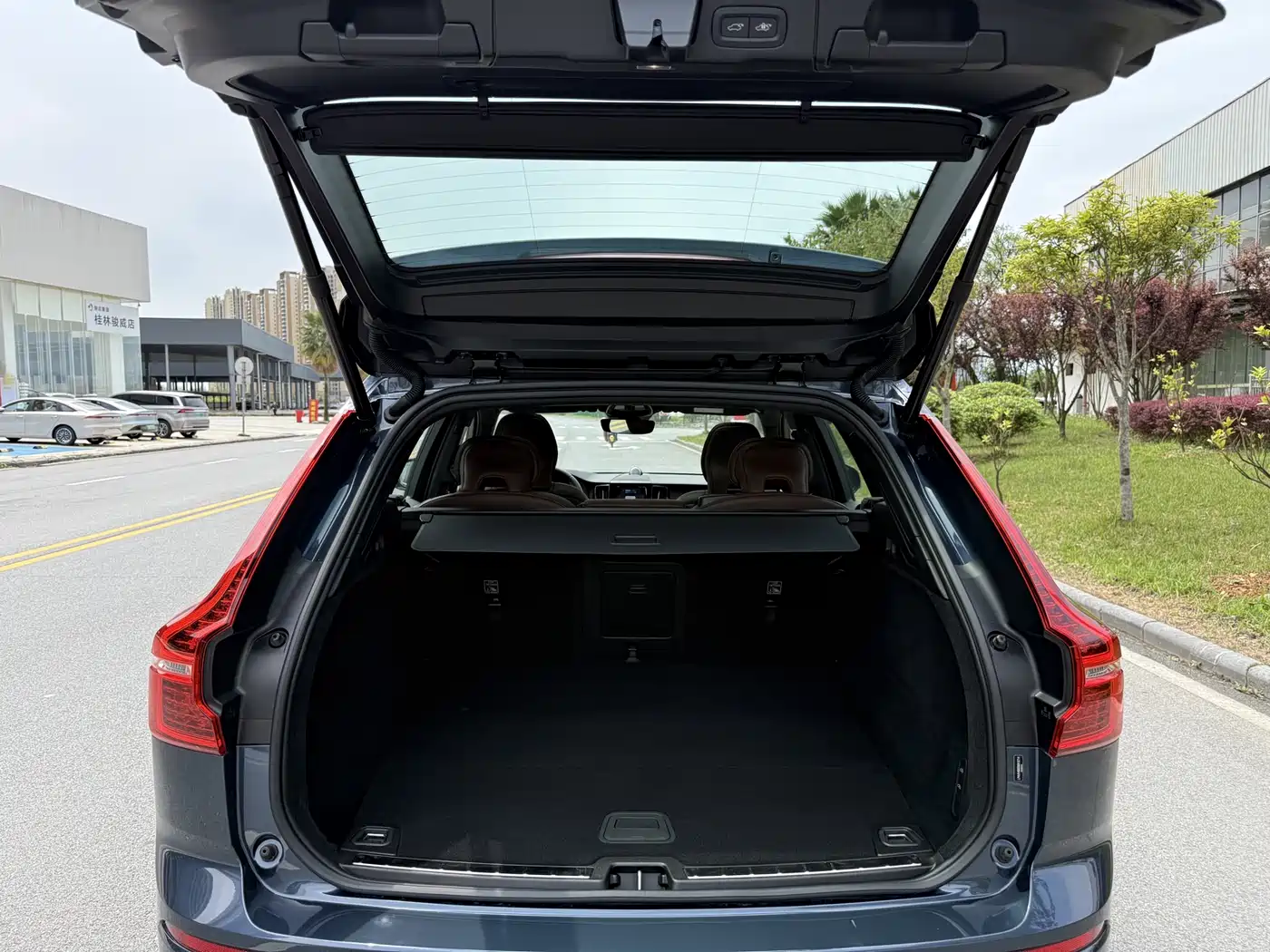 VOLVO XC60 PLUG IN HYBRID