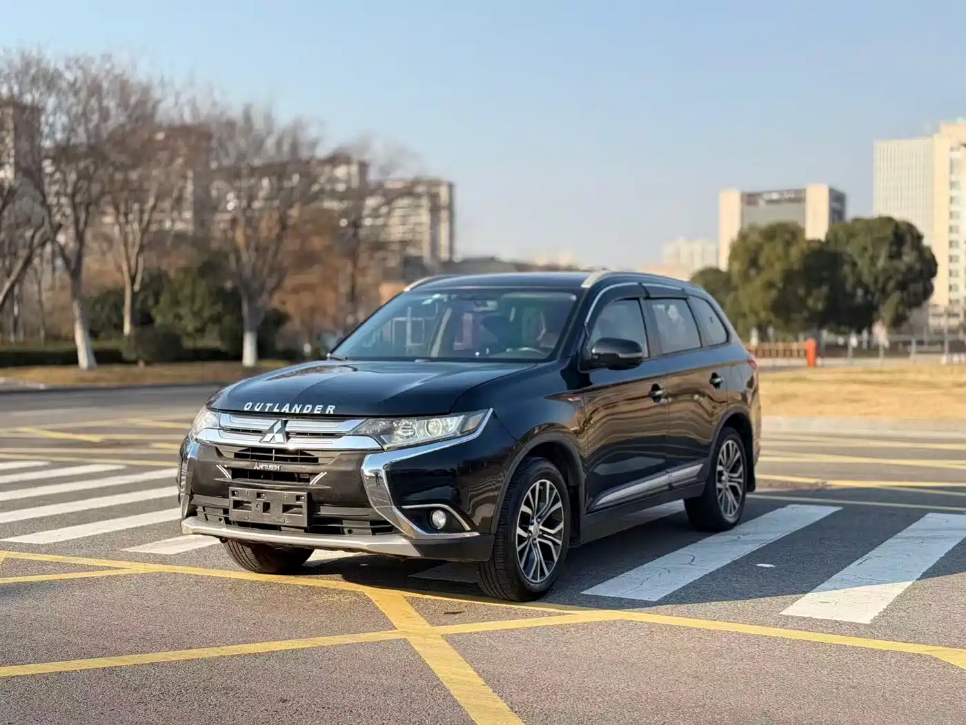 MITSUBISHI OUTLANDER