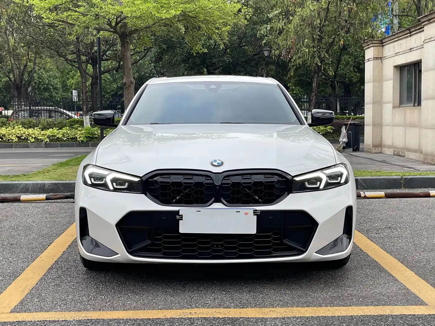 BMW 3 SERIES
