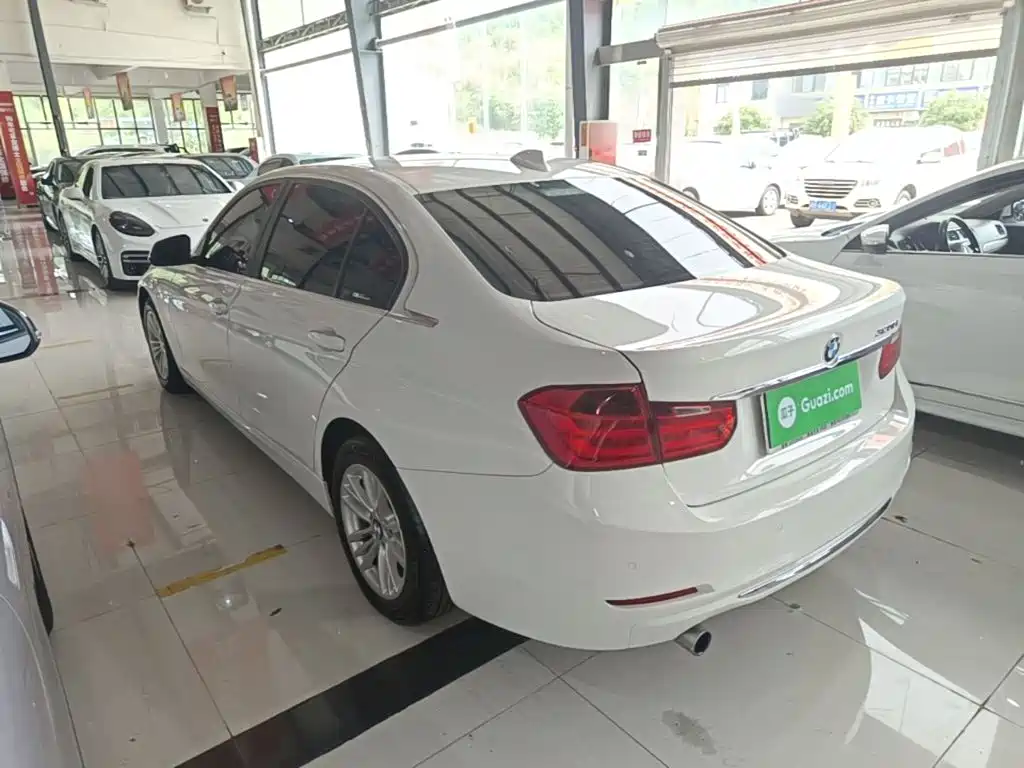 Фото 5 - BMW 3 Series
