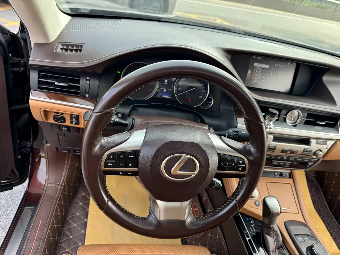 Lexus ES 2015 250 Elegance Edition фото 11