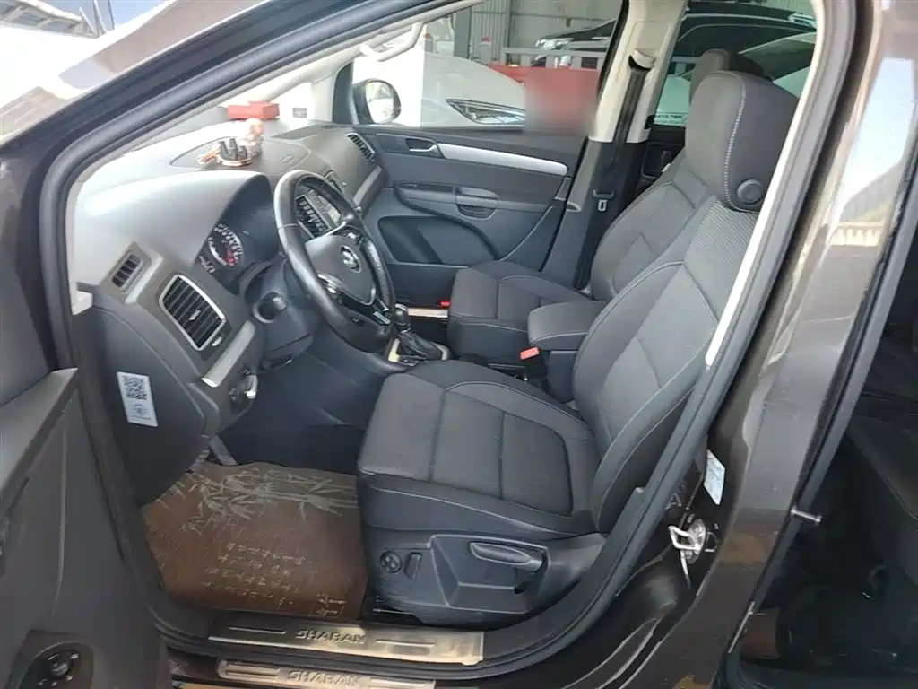 Volkswagen Sharan 2016 380TSI Comfort 7-seater фото 15