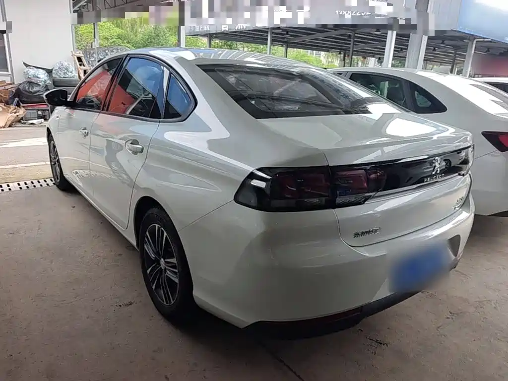 Фото 23 - Peugeot 308