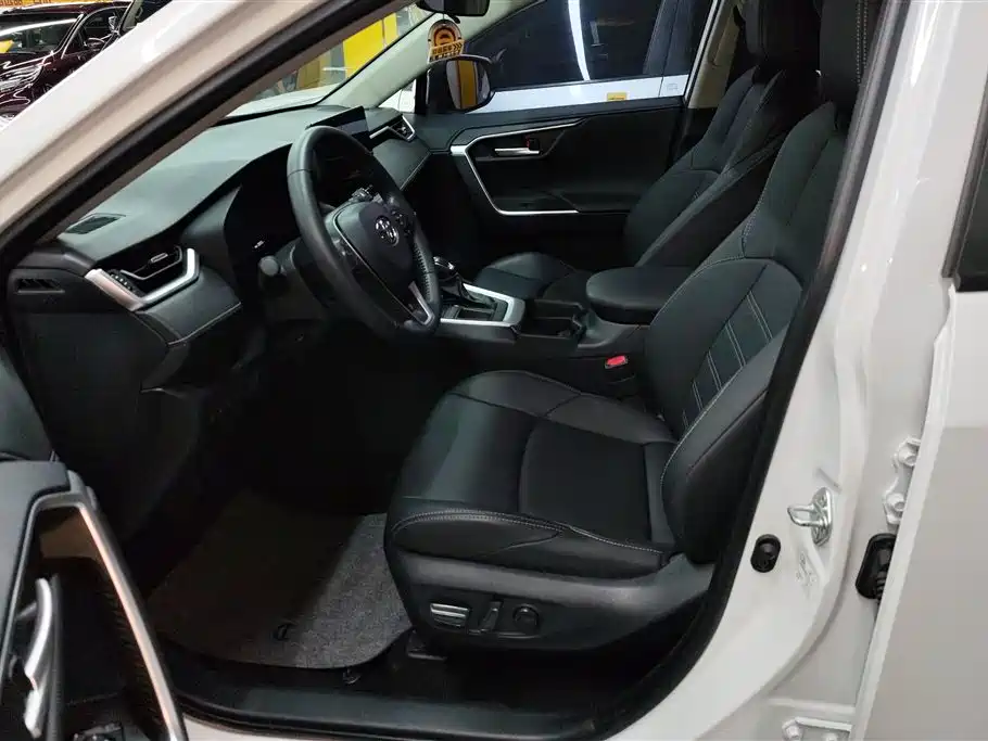 Toyota Wildlander 2023 2.0L CVT FWD Luxury PLUS фото 9