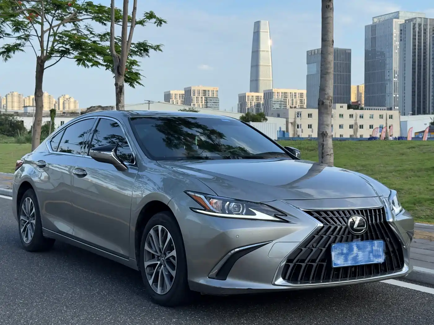 Lexus ES 2023 200 Excellence Edition фото 3