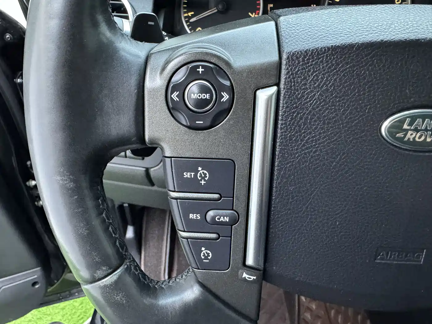 Land Rover Discovery 2016 3.0 SC V6 HSE фото 16