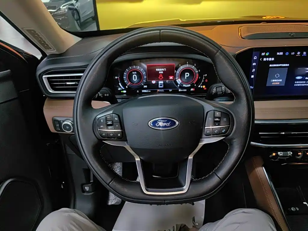 Фото 11 - Ford Explorer