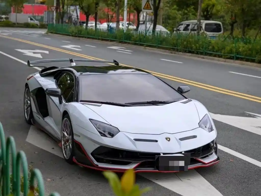 Lamborghini Aventador 2011 LP 700-4 фото 3