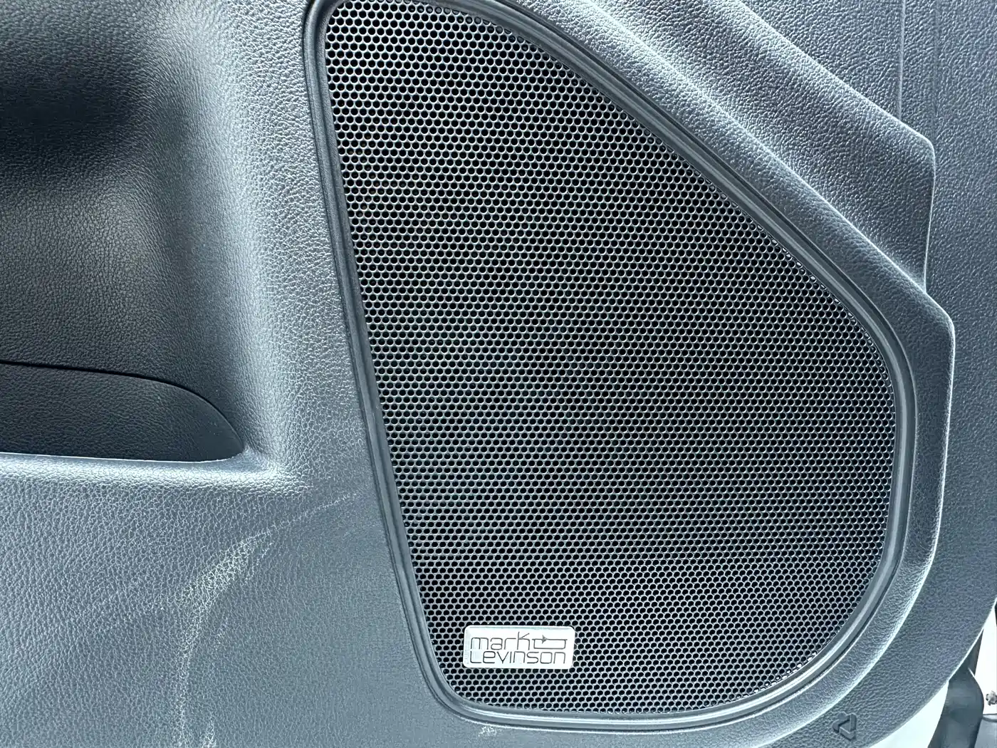 Lexus ES 2024 200 Premium Edition фото 9