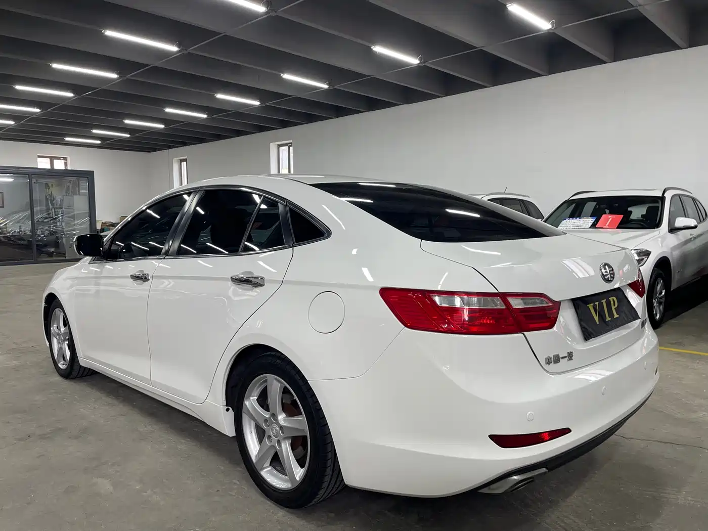 Besturn B70 2014 2014 2.0L Automatic Luxury