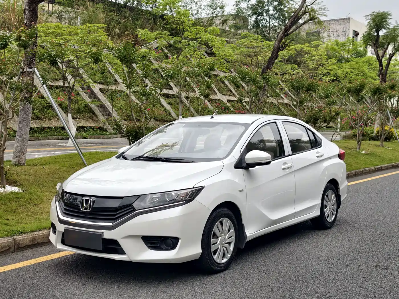 Honda Greiz 2018 2016 1.5L Manual Classic Edition