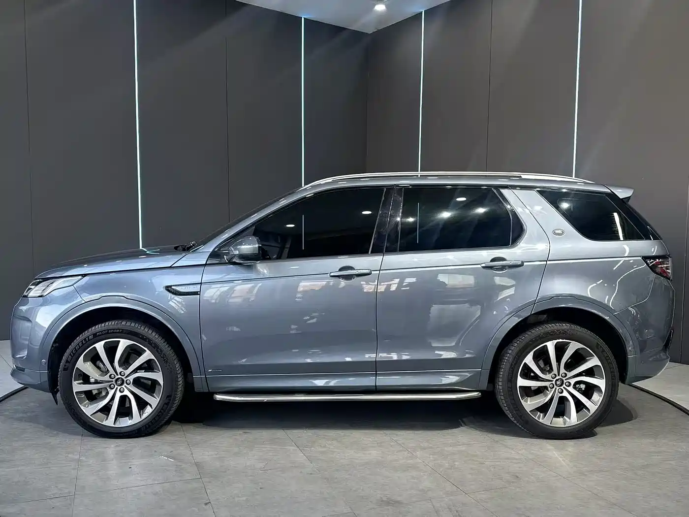 Land Rover Discovery Sport 2021 249PS R-Dynamic SE Performance Technology Edition 7-seater фото 4